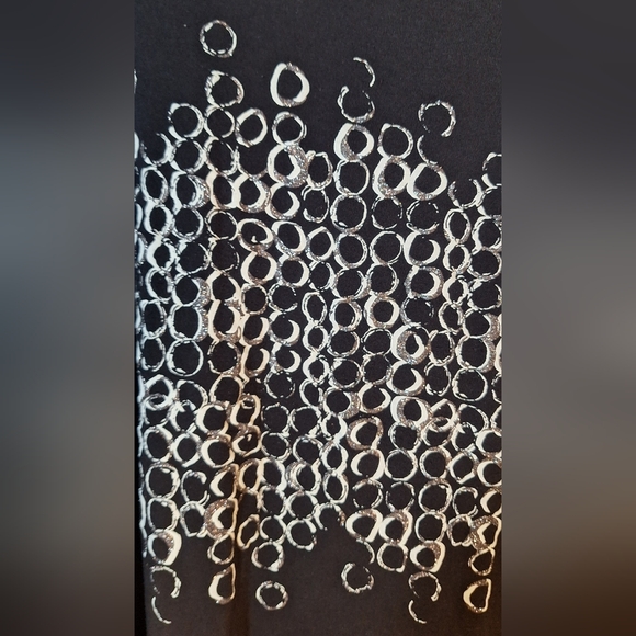 APT. 9 Black Tee with Silver Circle Design - Picture 3 of 5